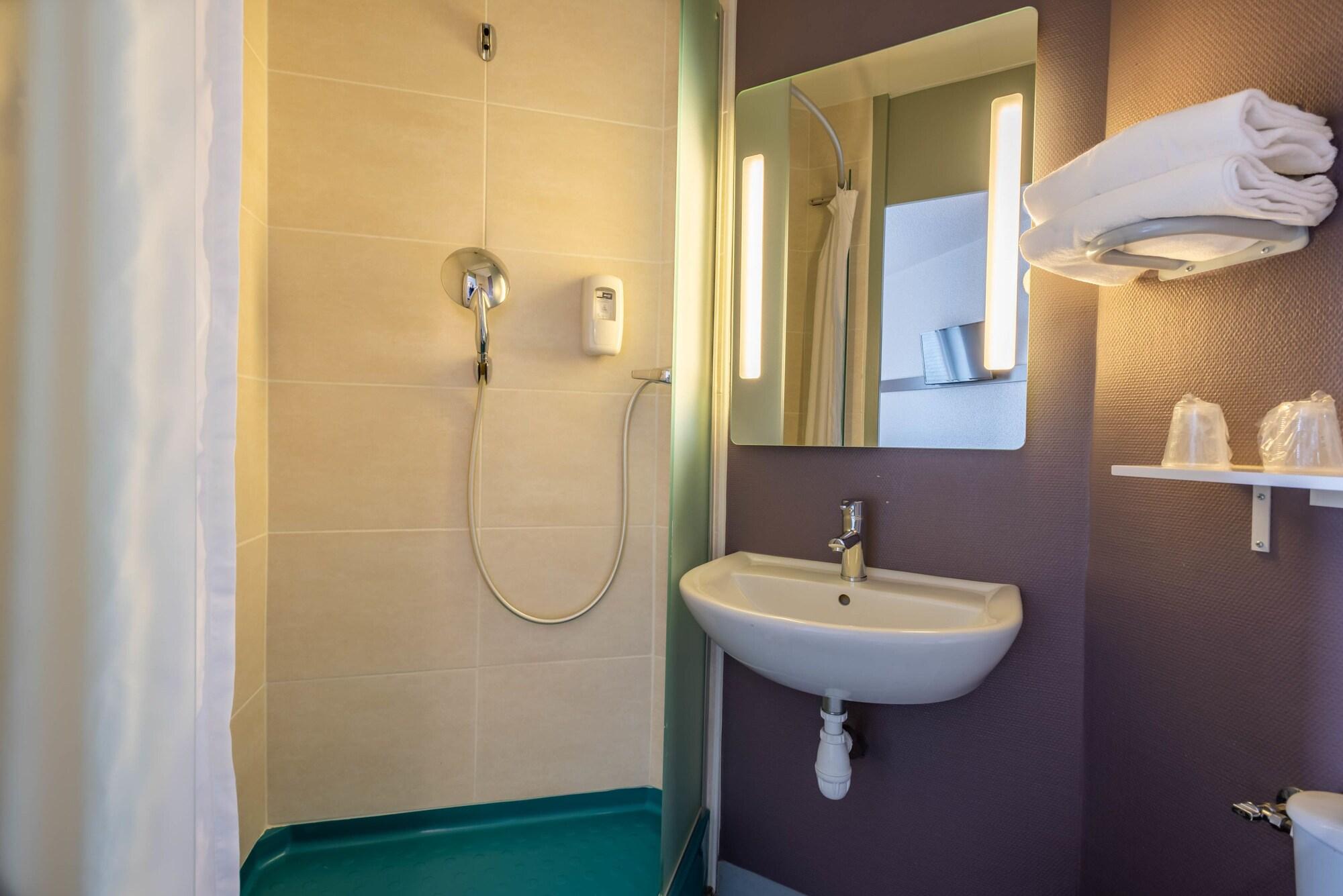 B&B Hotel Lorient Caudan Екстериор снимка